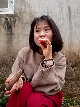 linda_bae00 Show Webcam