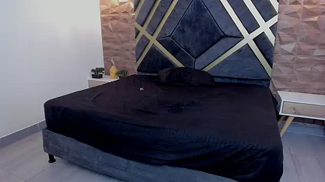 Pokazy przed kamerką – Valka_Ross