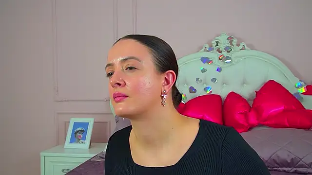 Chat XXX en directo de ElinaBellucci