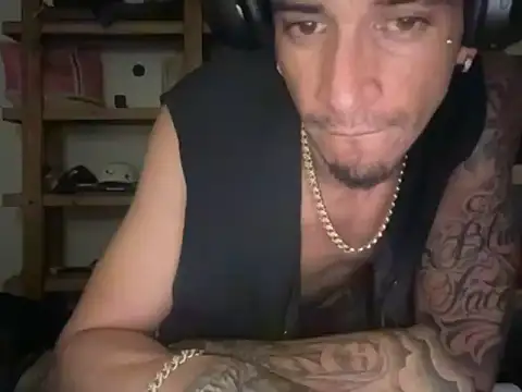 Chat +18 de badboy366 ao vivo