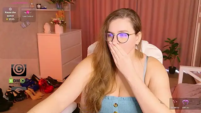 دردشة KellyKleine الجنسية المباشرة