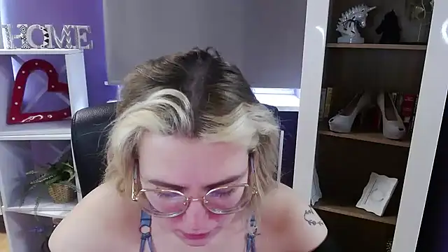 دردشة Zoey_Erotic الجنسية المباشرة