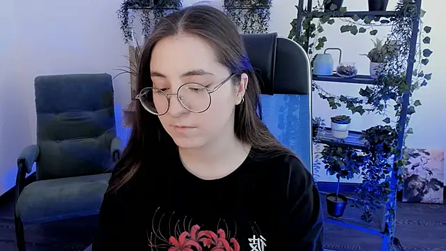 VirtuallVoyant's Live XXX Chat