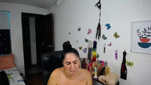 Chat +18 de mature_bigboobs10 ao vivo