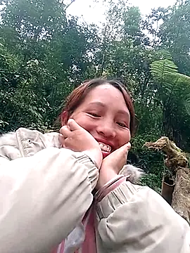 Gummiesu 在線直播表演