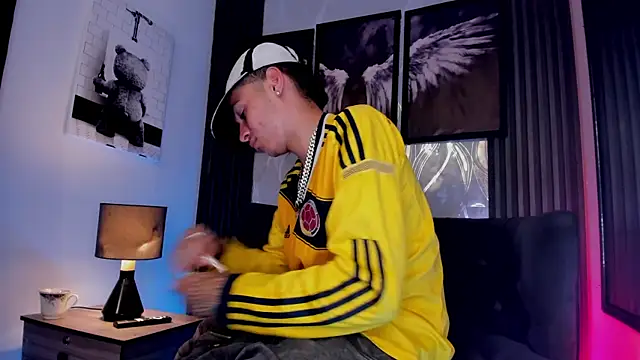 ELL_PBC's Live XXX Chat