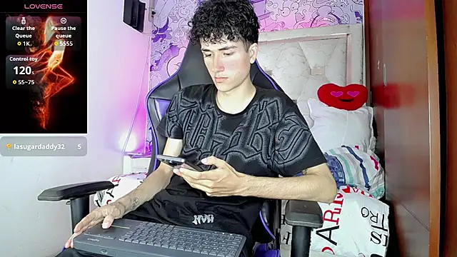 johnny_cagee Chat XXX in diretta