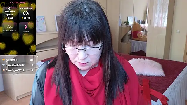 Chat +18 de Tori_Twirl ao vivo