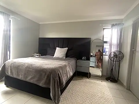 Show de MissLola27 na webcam