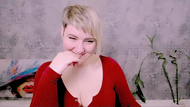 DjulliaのライブXXXチャット