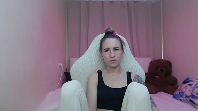 Chat +18 de DeboraHorny ao vivo