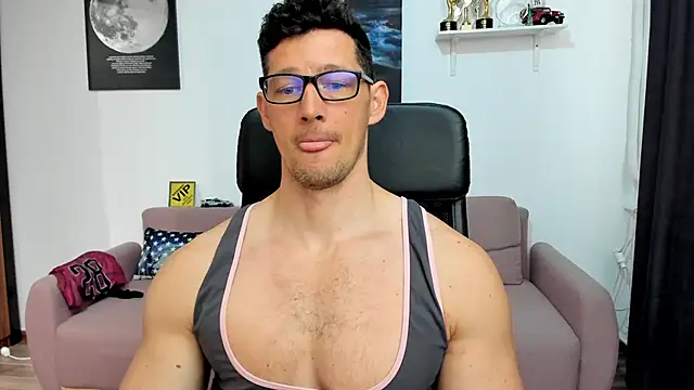 BrutusK08's Live XXX Chat