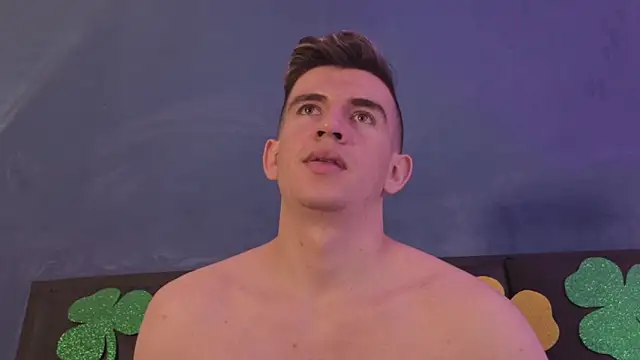 MikaelSlow's Live XXX Chat