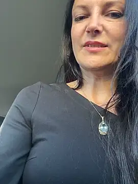 -OLYA-'s Live XXX Chat