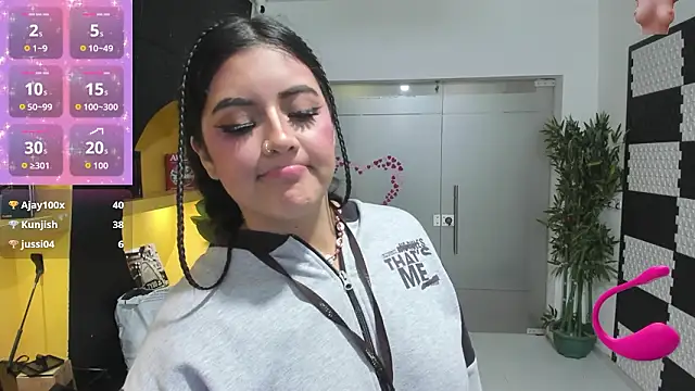 دردشة JoycePierce الجنسية المباشرة