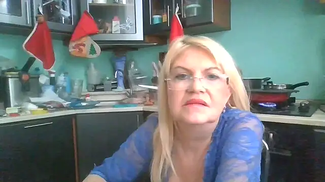 Heidi-Helga 现场XXX聊天