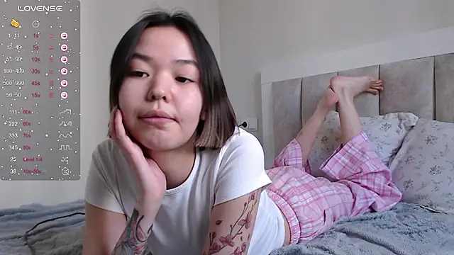 Chat +18 de niia_mur ao vivo