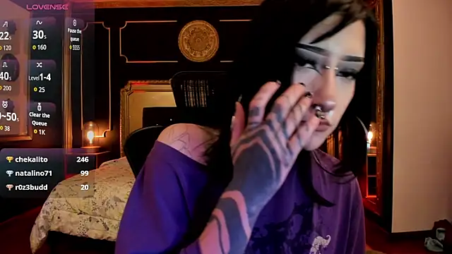 Kat_VonDe's Live XXX Chat