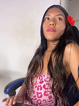 دردشة Maddie_7 الجنسية المباشرة