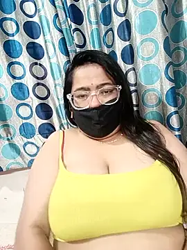 دردشة GangbangCouple الجنسية المباشرة