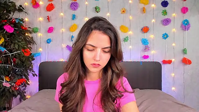 Milana_Crystal_のライブXXXチャット