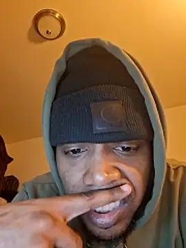 Chat XXX en directo de bigboytoy912