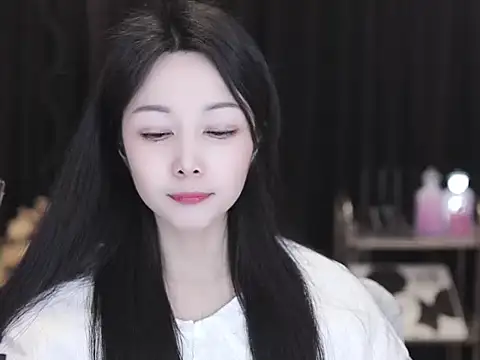 Nuyoah-77 Live XXX-Chat