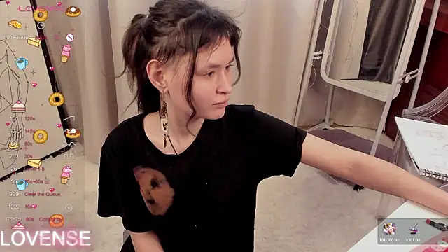 Emily_Strikeee 即時 XXX 聊天