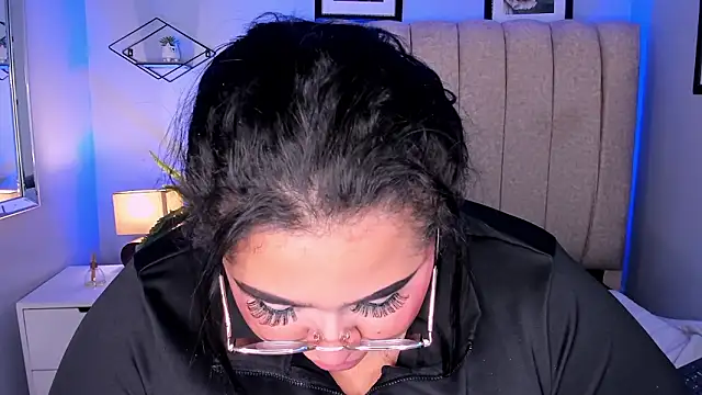 Chat +18 de _michel_bbw ao vivo