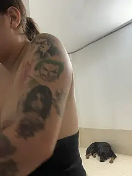 Arya___ Chat XXX in diretta