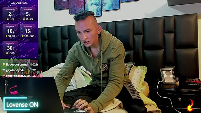 Mike_Waters' Live XXX Chat