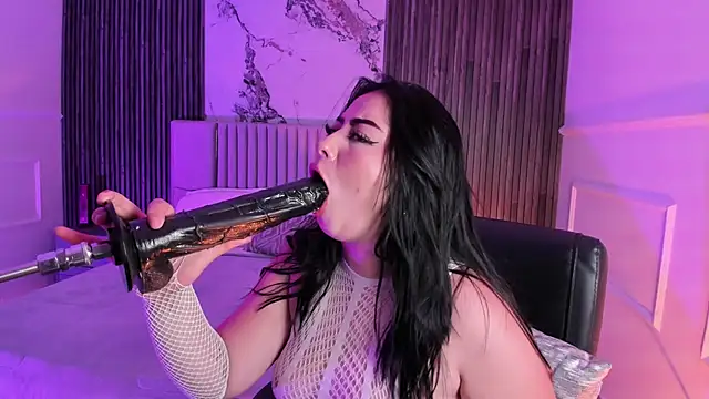 Emberrvelvet Chat XXX live