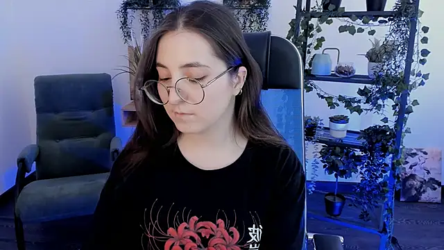 VirtuallVoyant's Live XXX Chat