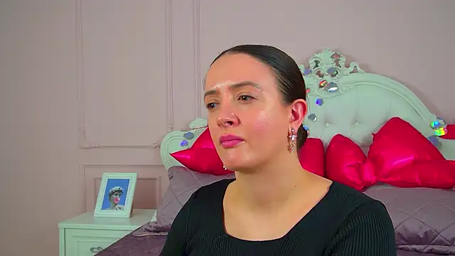 ElinaBellucci Chat XXX in diretta