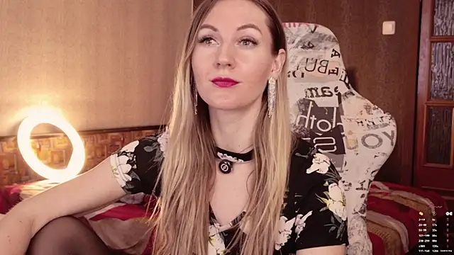 Hello_Lisha élő XXX-chatje