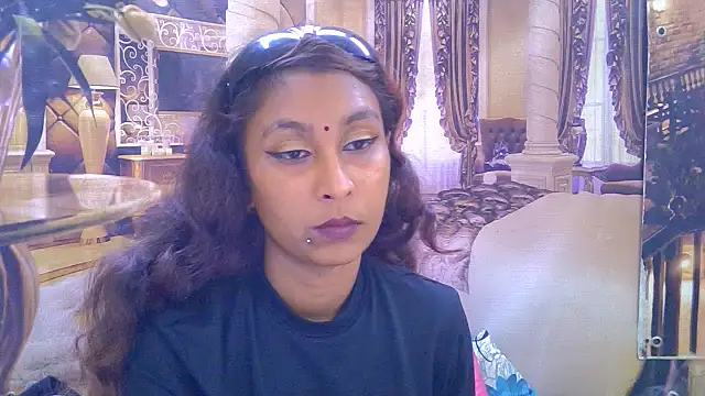 IndianSexyButt Adlı Modelin Canlı XXX Sohbeti