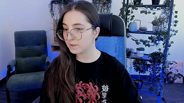 VirtuallVoyant's Live XXX Chat