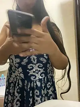 XXX chat uživo modela adhya007