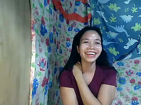 PinaySkinnyGirl élő XXX-chatje