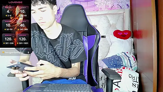 johnny_cagee's Webcam Show