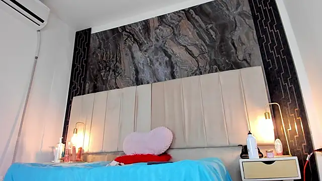 sarita_rouzze's Live XXX Chat