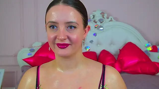 ElinaBellucci Chat XXX live