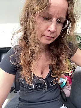 AnnikaRose élő XXX-chatje