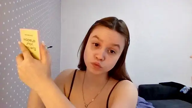 Ammymia Adlı Modelin Canlı XXX Sohbeti