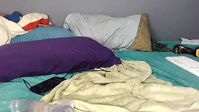 Pokazy przed kamerką – k-dong