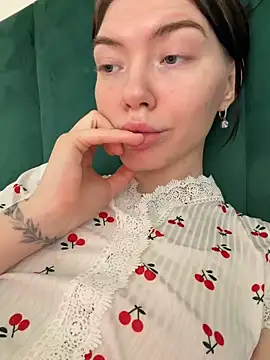 Lisaaa_Alisa élő XXX-chatje