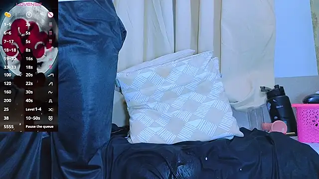 anya_weisz él ő XXX-chatje