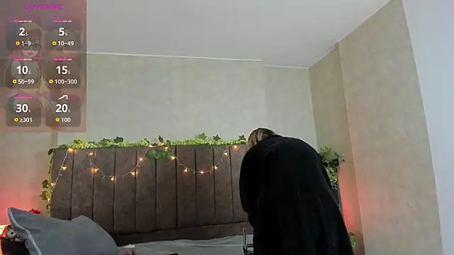 LanaMills_ élő XXX-chatje