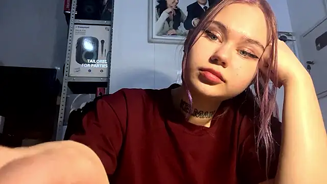 NeelyDalonzo élő XXX-chatje