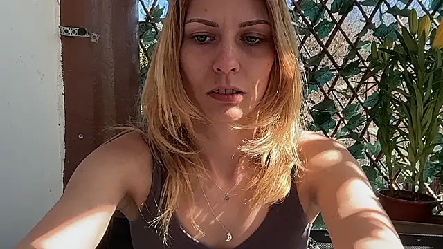 karo123421 élő XXX-chatje